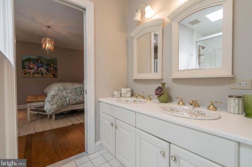 5 Gregory Ln, Newtown Square PA  19073-1518 exterior