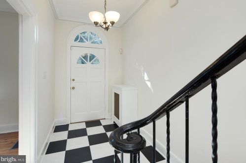 2915 Cathedral Ave, Washington DC  20008-3406 exterior