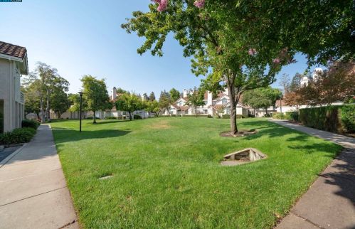 7294 Cronin Cir, Pleasanton CA  94568-2330 exterior