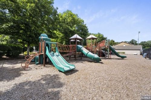 43 Bentley Dr, Franklin Lakes NJ  07417-1941 exterior