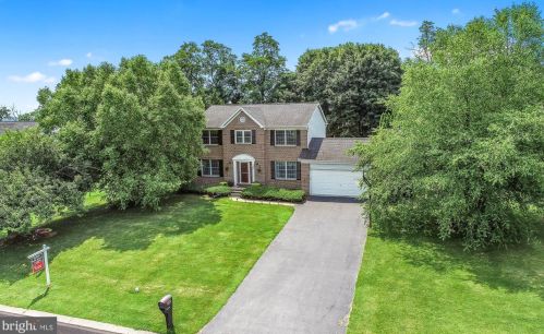 100 Brook Meadow Cir, Shrewsbury PA  17361-1236 exterior
