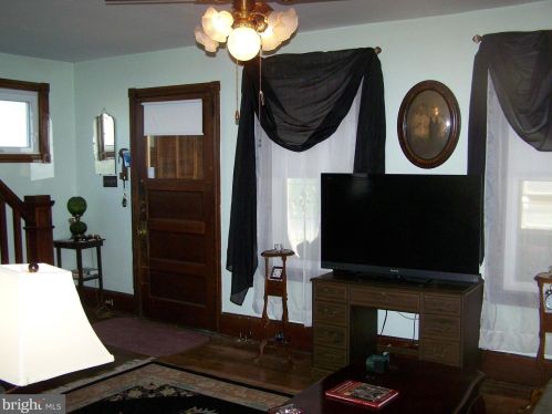 2311 Pine Ave, Wilmington, DE 19808-3228