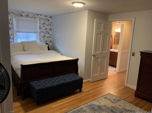 55 Hackley St, Bridgeport CT 06605-3150 exterior