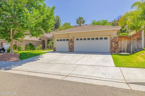14844 Narcissus Crest Ave, Santa Clarita, CA 91387-2263
