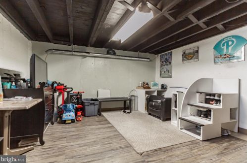 231 Spruce St, Manor PA 19036-1019 exterior