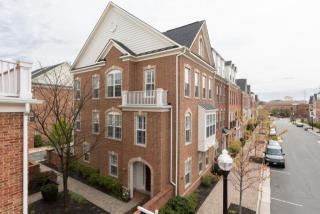 121 Fortnightly Blvd, Herndon, VA 20170-3753