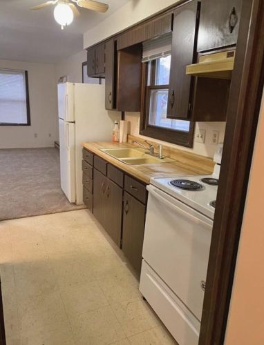 420 Maple Ave, Green Bay, WI 54303-1575