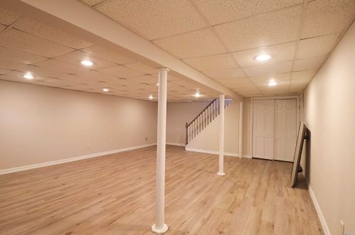 32 Maryland St, Huntington Station NY 11746-6945 exterior