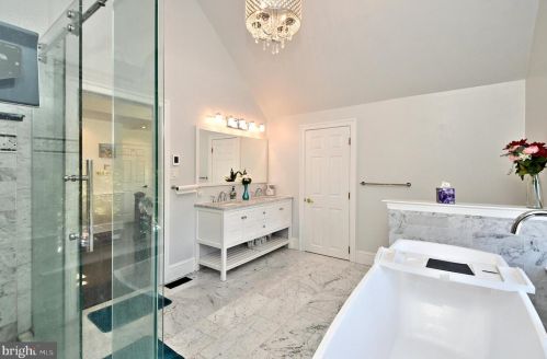 309 Meadow View Ln, Lansdale PA  19446-5932 exterior