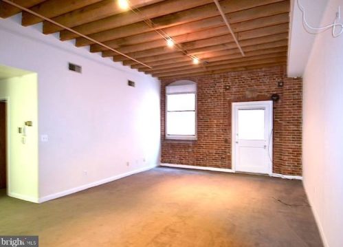 225 Arch St, Philadelphia, PA 19106-1937