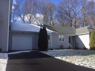 219 Deer Run, Huntington, CT 06484-2873