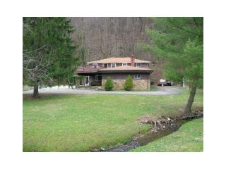 319 Walton Tea Room Rd, Greensburg, PA 15601-6423
