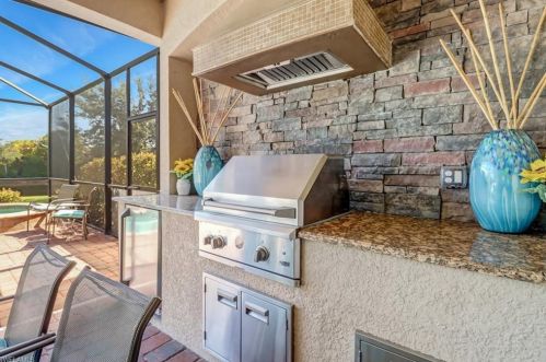 2982 Aviamar Cir, Naples FL  34114-9564 exterior