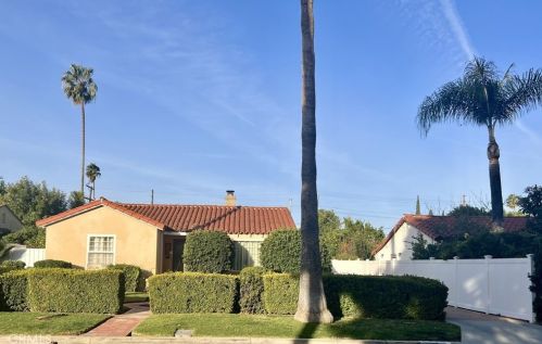 5725 Katherine Ave, Van Nuys, CA 91401-4228