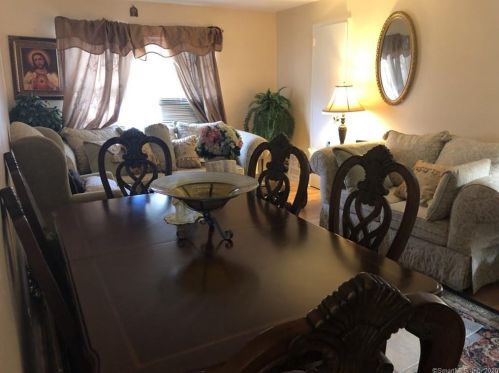 183 Seaton Rd, Stamford, CT 06902-3212