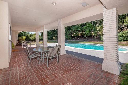 1520 Bonita Vista Dr, San Bernardino CA  92404-2104 exterior