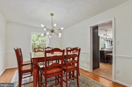 1426 Cellar Crk Way, Herndon VA  20170-2805 exterior