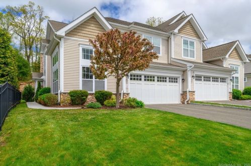 2 Briar Ridge Dr, Bethel, CT 06801-1883