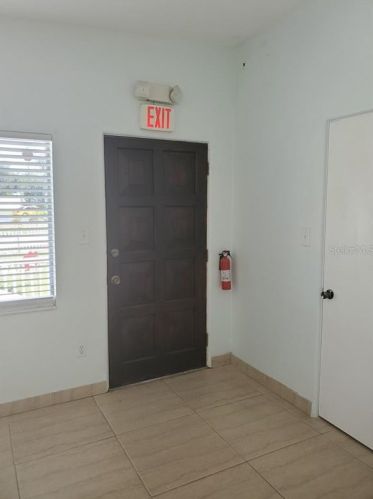 300 Solandra Dr, Orlando, FL 32807-1737