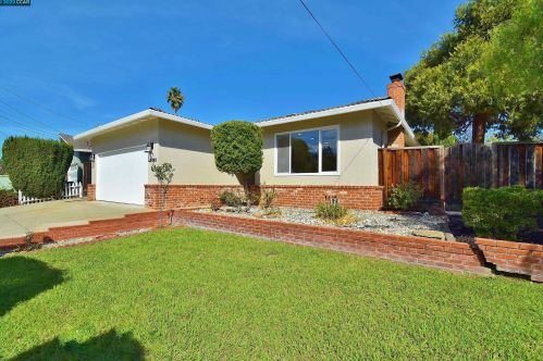 19784 Carnation Ln, Hayward, CA 94546-4007