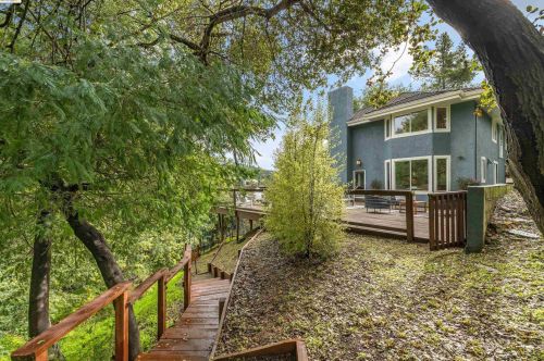 2990 Frye St, Oakland CA  94602-3545 exterior