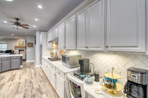 500 Dove Holw Trl, Georgetown TX 78633-5066 exterior