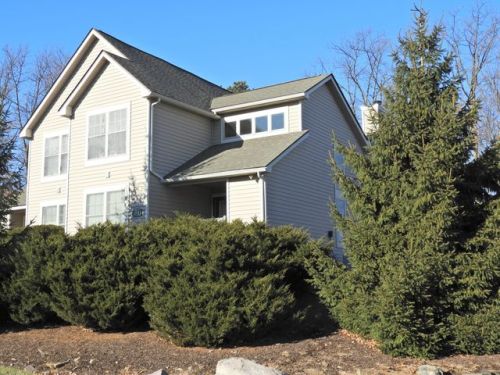 188 Hawthorne Ct, Tannersville, PA 18372-8910