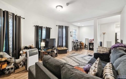 262 Seymour Ave, Newark NJ  07112-1633 exterior