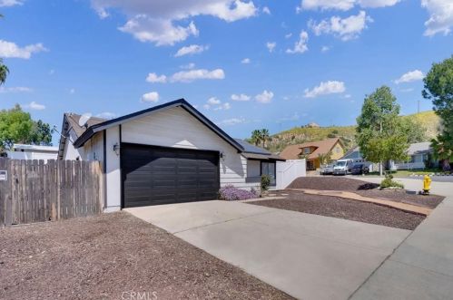 312 Woodlake Rd, Lake Elsinore, CA 92530-1805