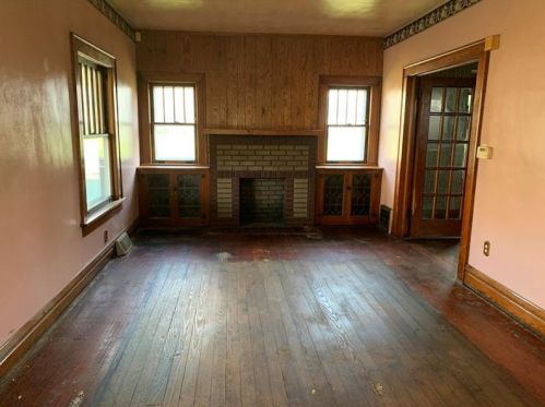 1516 Delaware Ave, New Castle, PA 16105-2674