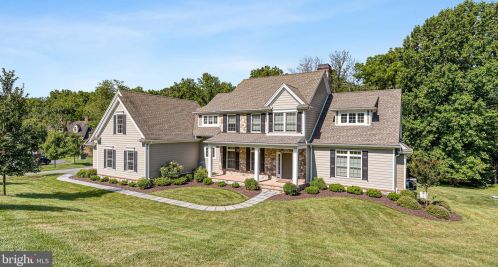 210 Arrowwood Ln, Chadds Ford, PA 19317-8242