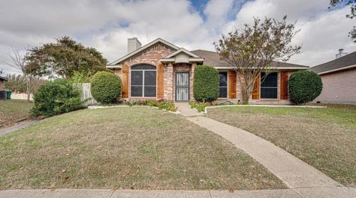 801 Applewood Dr, Cedar Hill TX  75104-2905 exterior