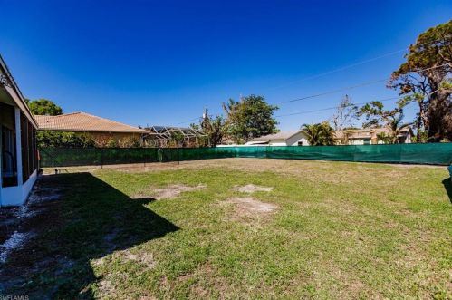 529 100th Ave, Naples FL  34108-2235 exterior