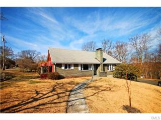 4 Rockland Cir, Bridgeport, CT 06611-3808