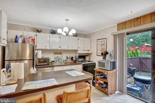 645 Ithaca Pl, East Windsor NJ 08520-5614 exterior