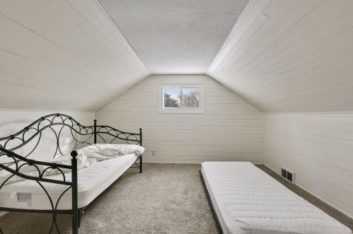 319 Clarence St, Saint Paul MN 55106-6521 exterior