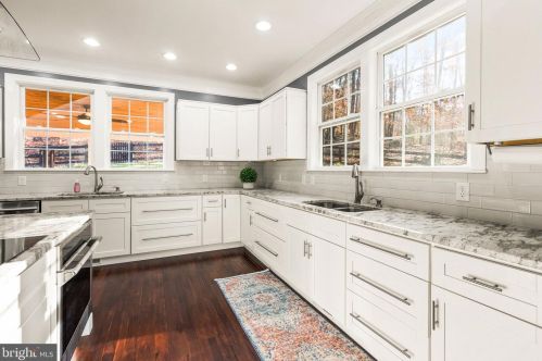 9085 Bristow Woods Ct, Nokesville VA  20181 exterior