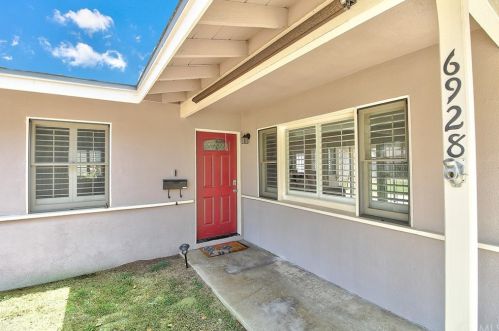 6928 Yellowstone Dr, Riverside CA  92506-3924 exterior