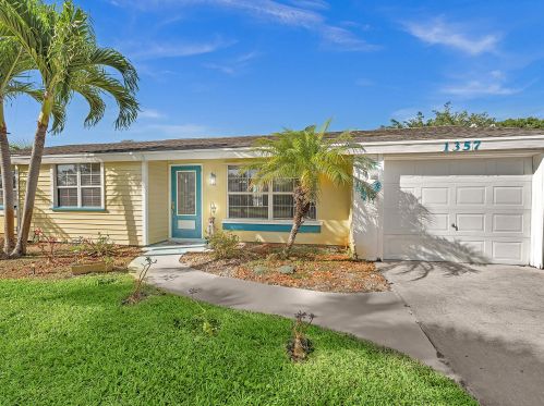 1357 Oakmont Ln, Fort Pierce, FL 34952-4112