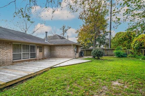 2611 Friarwood Trl, Humble TX  77339-1014 exterior