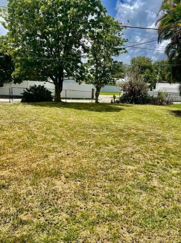 1706 43rd Ave, Hollywood FL  33021-4233 exterior