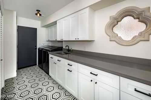 5301 Paradise Dr, Scottsdale AZ 85260-5433 exterior