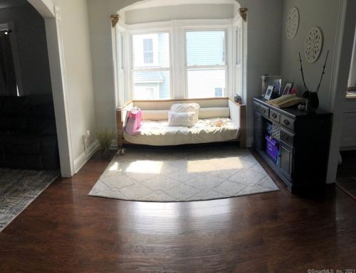 47 Austin St, Danbury CT  06810-6914 exterior