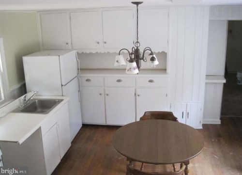 2215 Bustard Rd, Lansdale, PA 19446-5703