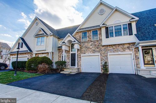 154 Carriage Ct, Harleysville, PA 19438-1747