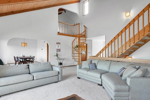 1433 Whitewater Dr, Manitowoc WI  54220-9433 exterior