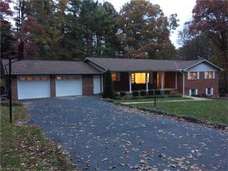 3070 Florida Dr, Hendersonville, NC 28792-1145