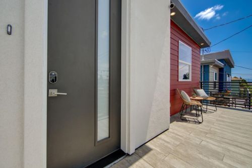 2624 Inyo Ave, Oakland CA  94601-1324 exterior