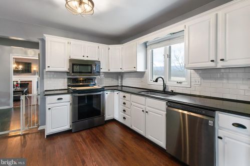 23 Yellowbreeches Rd, Carlisle PA  17015-9174 exterior