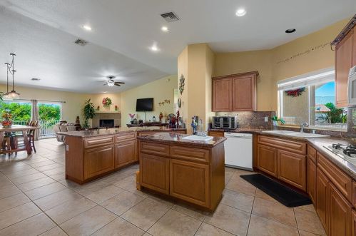 9620 Apawamis Rd, Desert Hot Springs, CA 92240-1113